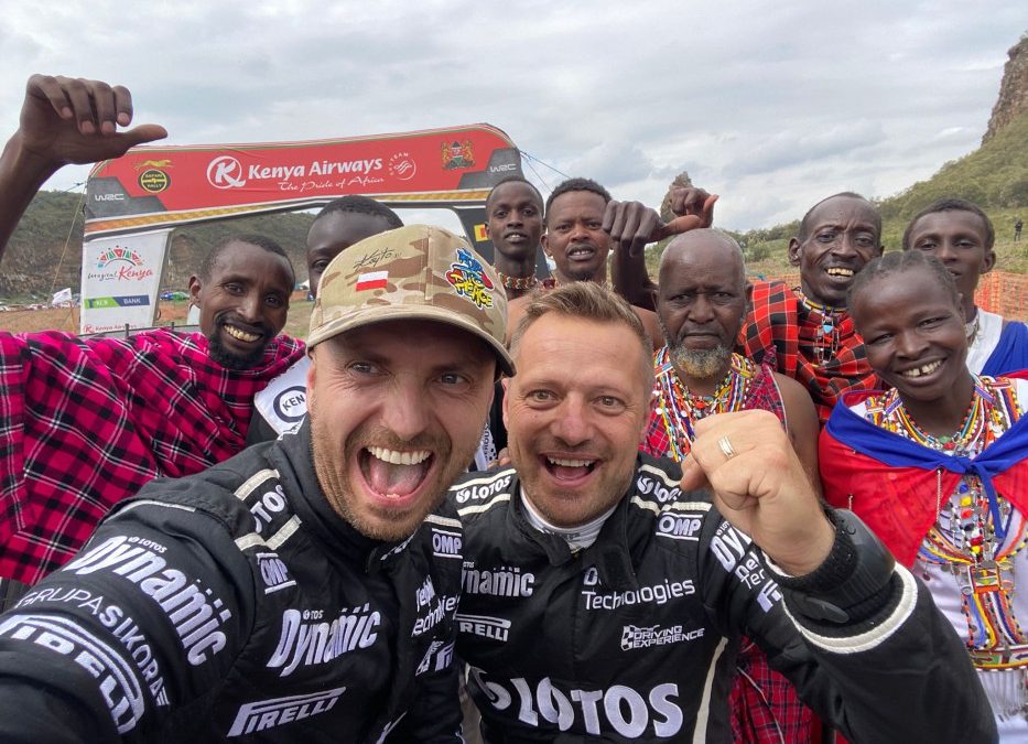 Fenomenalny triumf Kajetanowicza i Szczepaniaka na Safari, obejmują prowadzenie w mistrzostwach świata WRC 2!