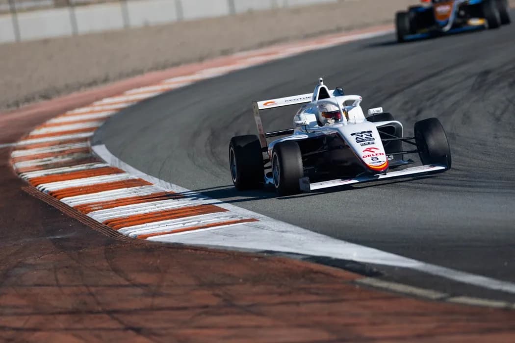 jan-przyrowski-ricardo-tormo-2025-f4-spanish-8