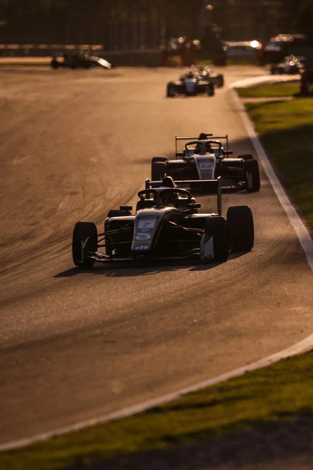 Dobrzański trzeci w Świątyni Prędkości. Czwarte podium w klasyfikacji generalnej Euroformula Open