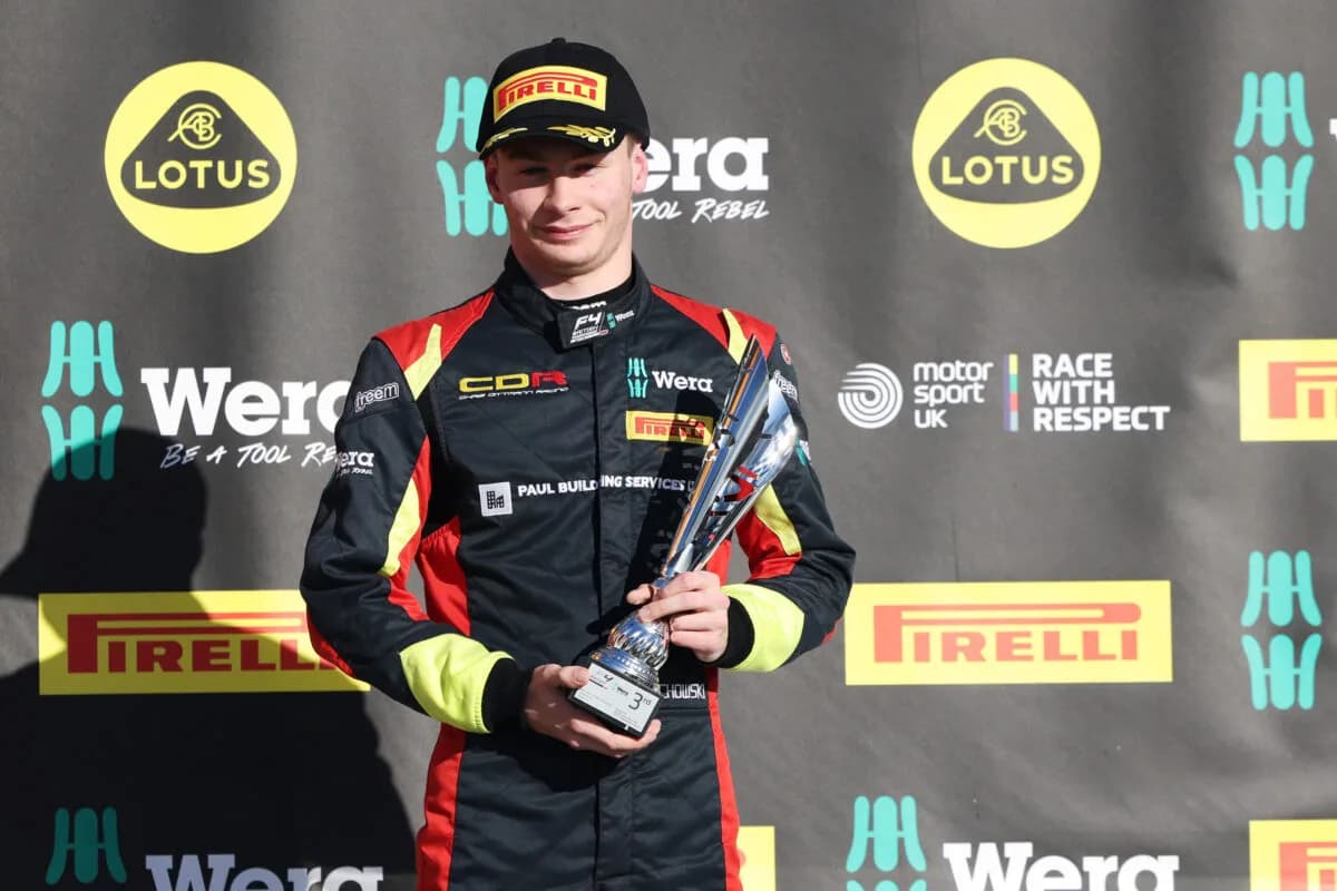 Piotr Orzechowski z pierwszym podium w Brytyjskiej Formule 4. Polak w Top 3 debiutantów na Silverstone National
