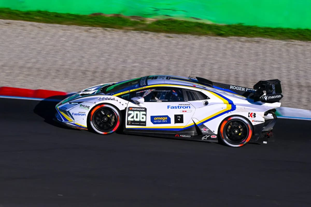 Gustaw Wiśniewski na podium Lamborghini World Finals 2026! Polak kończy sezon z tytułem wicemistrza Azji i czterema zwycięstwami