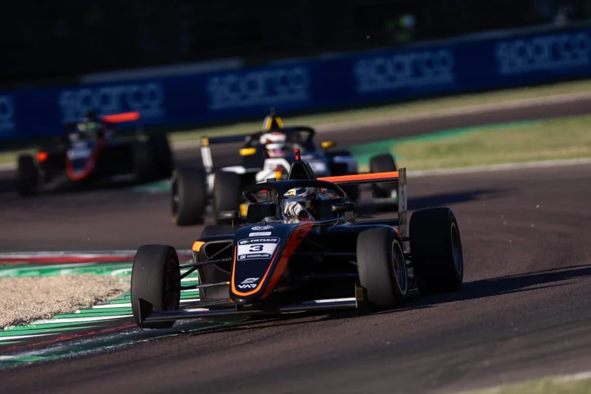 Aleksander Ruta wraca na podium włoskiej Formuły 4