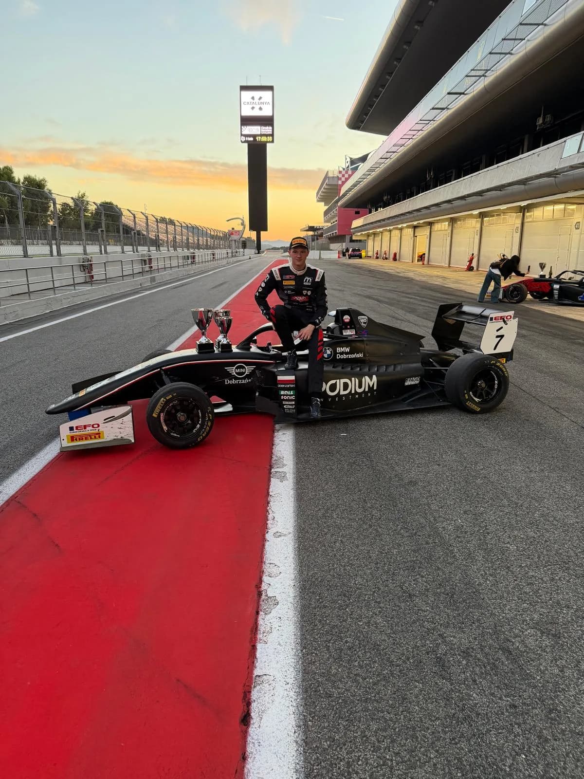 Wiktor Dobrzański z tytułem Rookie Champion 2026. Fantastyczne zakończenie sezonu Euroformula Open!